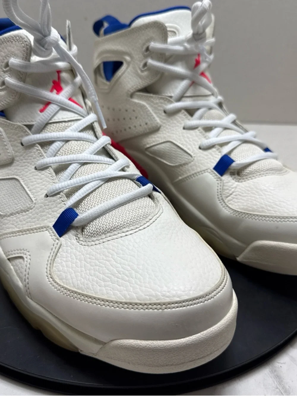 Nike 555475-125 as close